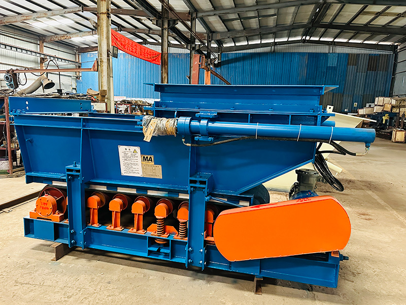 带式给煤机设备